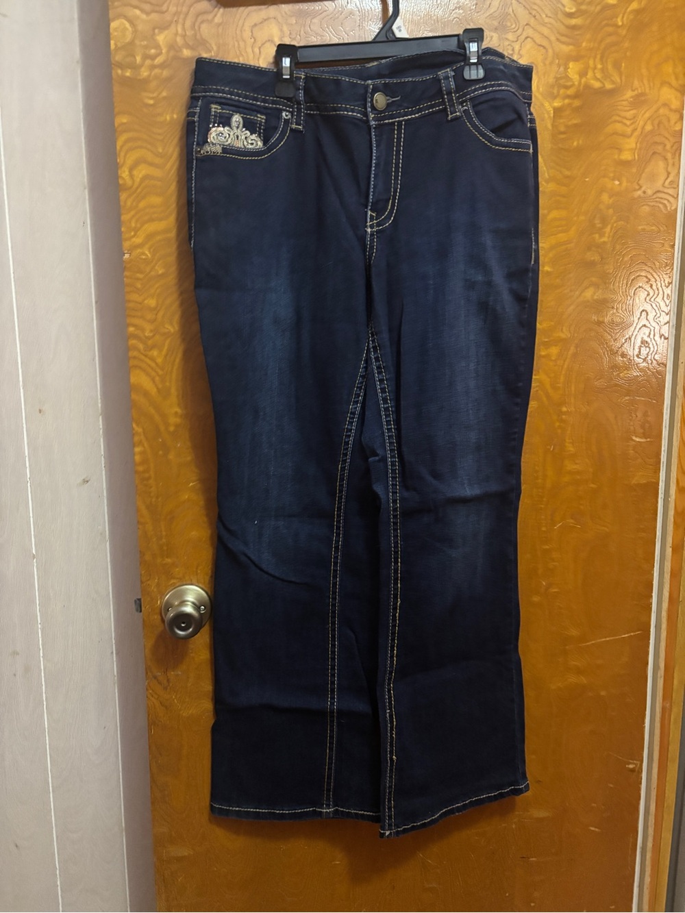 Women’s Lane Bryant Boot Cut Jeans with bling. Size 16